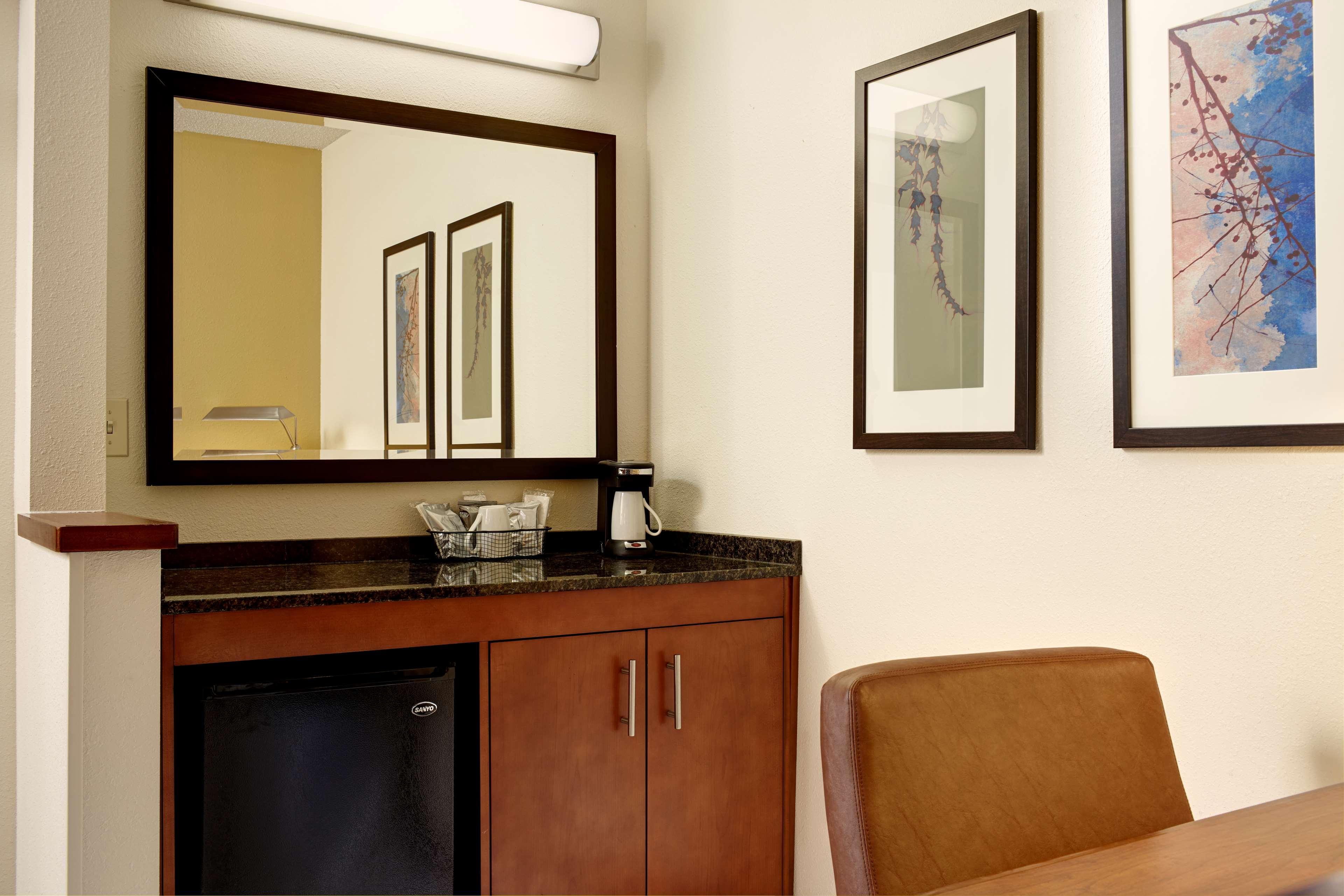 Hyatt Place Uc Дейвис Екстериор снимка